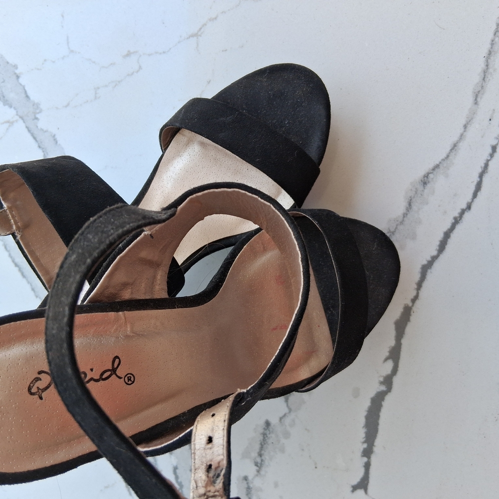 Qupid Black Heels Elegant Design